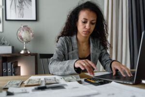 woman doing her taxes